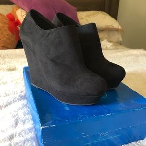 Brand new 8.5 dress wedges !